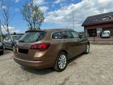 Opel Astra J Sports Tourer Facelifting 1.6 CDTI  136KM 2014 Opel Astra Opel Astra J Enjoy 1,6 Diesel 136KM Zamiana 1.6 Diesel 136KM, zdjęcie 5