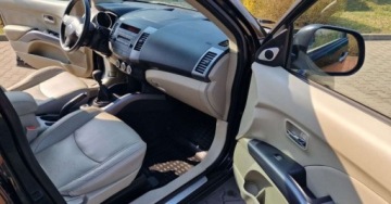 Mitsubishi Outlander II 2.0 DID DOHC 140KM 2007 Mitsubishi Outlander Mitsubishi Outlander 2.0 DI-D 4WD Invite 2.0 Diesel, zdjęcie 22