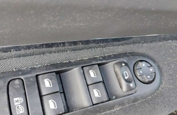 Peugeot 5008 I 2014 Peugeot 5008 2014r, 1.6 HDI. AUTOMAT. Uszkodzony dach i lekko lewy bok. 1.6, zdjęcie 8