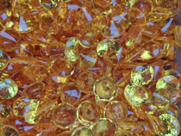 Синтетические стразы бриллианты стеклянные конусы 2 см 150 грамм 85 штук МИКС