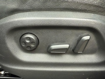 Audi Q5 I SUV 3.2 FSI 270KM 2010 Audi Q5 3.2 FSI S-TRONIC QUATTRO AUTOMAT SKORY XENONY GRZANE FOTELE PANORA, zdjęcie 16