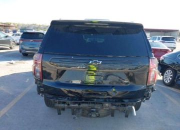 Chevrolet Suburban GMT900 2024 Chevrolet Suburban 2024, 5.3L, 4x4, Z71, od ubezpieczalni 5.3 Benzyna 355KM, zdjęcie 4