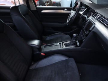 Volkswagen Passat B8 Limousine 2.0 TSI BlueMotion Technology 220KM 2015 VW Passat 2.0 TSI, Salon Polska, Serwis ASO, zdjęcie 8