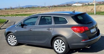 Opel Astra J Sports Tourer Facelifting 2.0 CDTI ECOTEC 165KM 2015 Opel Astra Lift 2.0 CDTI 165KM NawiPL BiXenony Ledy Grzane Kubełki+ Kiera, zdjęcie 3