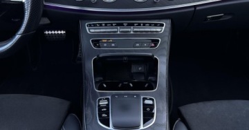 Mercedes Klasa E W213 Limuzyna Plug-in Facelifting 2.0 300e 320KM 2020 Mercedes-Benz Klasa E Salon PL AMG Line Kamera CarPlay Android Multibeam P, zdjęcie 17