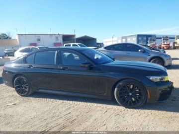 BMW Seria 7 G11-G12 2021 BMW Seria 7 M760i xDrive 2021 6.6 Benzyna 600KM, zdjęcie 6