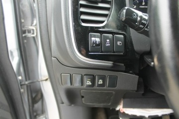 Mitsubishi Outlander III 2018 Mitsubishi Outlander ROK 2018 POJ 2,3 150 KM, zdjęcie 18