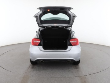 Mercedes Klasa A W176 Hatchback 5d Facelifting 180 d 109KM 2015 Mercedes A 180 A180 CDI Urban Klimatyzacja, zdjęcie 18