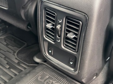 Jeep Grand Cherokee IV Terenowy 3.0 V6 CRD 241KM 2012 JEEP Grand Cherokee 3.0 CRD Overland Krajowy Bezwypadkowy Serwisowany, zdjęcie 37