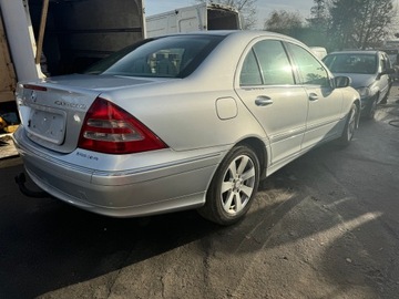 MERCEDES BENZÍN C180 W203 SVĚTLO LEVÝ ZADNÍ