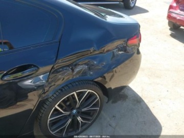 BMW Seria 5 G90-91 2023 BMW Seria 5 530E 2023, od ubezpieczalni 2.0 Benzyna 181KM, zdjęcie 5