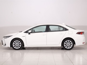 Toyota Corolla XII Sedan 1.8 Hybrid 122KM 2021 Toyota Corolla 1.8 Hybrid, Salon Polska, zdjęcie 2