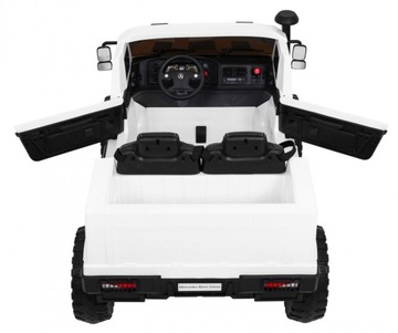 Белый автомобиль Mercedes-Benz Zetros на аккумуляторе