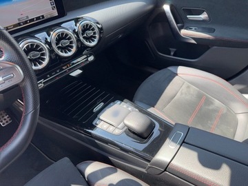 Mercedes Klasa A W177/V177 Hatchback Facelifting 1.3 180 136KM 2022 Mercedes-Benz A 180, zdjęcie 13