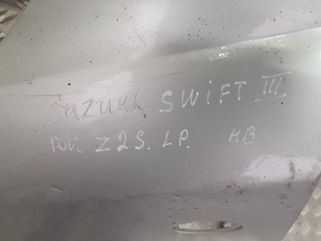 BLATNÍK LEVÝ SUZUKI SWIFT III Z2S