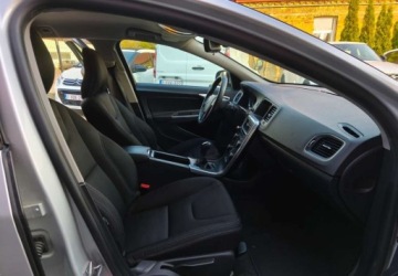 Volvo V60 I Kombi Facelifting 2.0 D2 DRIVE-E 120KM 2018 Volvo V60 Volvo V60 D2 Drive-E Momentum 2.0 Diesel 120KM, zdjęcie 6