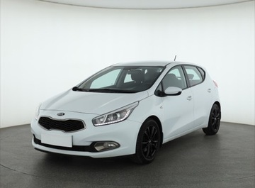 Kia Ceed II Hatchback 5d Facelifting 1.6 CRDi 110KM 2015 Kia Ceed 1.6 CRDi, Salon Polska, Klima, Parktronic, zdjęcie 1