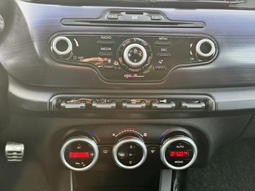 Alfa Romeo Giulietta Nuova II Hatchback 5d 1.4 TB 16v 120KM 2011 Alfa Romeo Giulietta Navi PDC Climatronic, zdjęcie 18