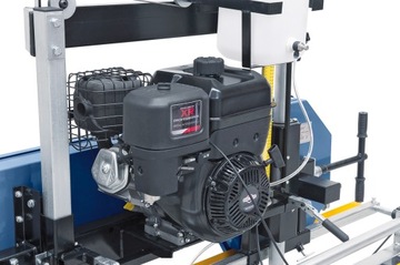 Бензиновая ленточная пила BERNARDO для распиловки древесины.