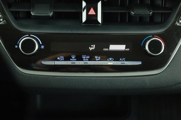 Toyota Corolla XII Sedan 1.6 Valvematic Dual VVT-i 132KM 2019 Toyota Corolla 1.6 Valvematic, Salon Polska, zdjęcie 9