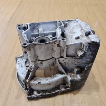 КОРПУС ДВИГАТЕЛЯ STIHL FS 220 В КОМПЛЕКТЕ