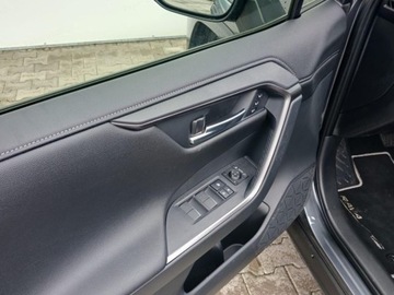 Toyota RAV4 V SUV Facelifting 2.5 Hybrid Dynamic Force 222KM 2025 GR Sport 2.5 Hybrid Dynamic Force 222KM | Podgrzewane fotele!, zdjęcie 4