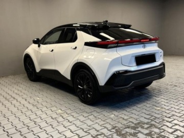Toyota C-HR II SUV Plug-In 2.0 Hybrid Dynamic Force Plug-in  223KM 2025 Od ręki - GR Sport 2.0 Hybrid Dynamic Force Plug-in 223KM, zdjęcie 4