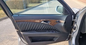 Mercedes Klasa E W211 Kombi S211 3.0 V6 (280 CDI) 190KM 2005 Mercedes-Benz Klasa E Mercedes-Benz Klasa E 3.0 Diesel 190KM, zdjęcie 9