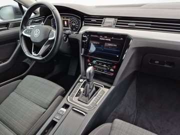 Volkswagen Passat B8 Variant Facelifting 2.0 TDI SCR 150KM 2022 Volkswagen Passat Variant FULL LEDDSG Masaze Virtual HAK Faktura VAT, zdjęcie 13
