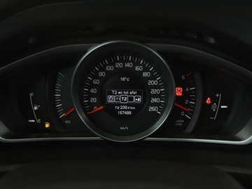 Volvo V40 II Cross Country 2.0 D2 DRIVE-E 120KM 2015 Volvo V40 klima auto czujniki parkowania, zdjęcie 21