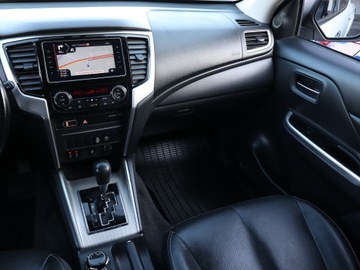 Mitsubishi L200 VI 2.2 Diesel 150KM 2021 Mitsubishi L200 2.2 DI-D, Salon Polska, zdjęcie 7