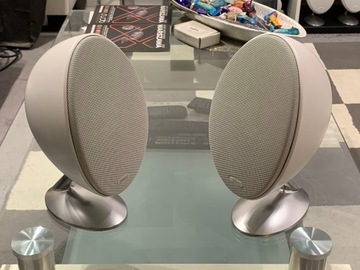 KEF E301 (E-301) Kolumny podstawkowe (surround) Białe Satin Sklep 1800zł