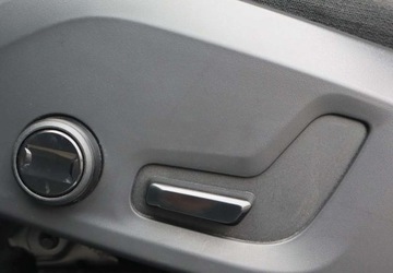 Volvo XC60 II Crossover Facelifting 2.0d B4 197KM 2022 Volvo XC 60 B4 Hybrid Benzyna 19714KM Momentym LIFT Android Salon POLSKA F, zdjęcie 17