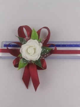 Котилион на руке букет на руке на свадьбу