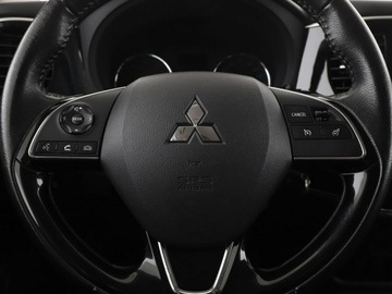 Mitsubishi Outlander III SUV Facelifting 2017 2.0 150KM 2017 Mitsubishi Outlander kamera grzane fotele, zdjęcie 20