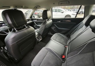 Volkswagen Passat B8 Variant Facelifting 1.5 TSI EVO 150KM 2024 Volkswagen Passat Elegance, FV 23, Gwarancja, ACC, Matrix, GPS, Masaz, Dig, zdjęcie 17