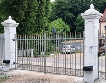 УСАДЬБНЫЕ ЗАБОРЫ, СТОЛБЫ, СТИЛЬНЫЕ ПРОЛЕТЫ