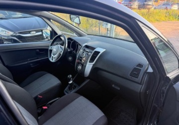 Kia Venga Mikrovan 1.4 DOHC CVVT 90KM 2013 Kia Venga Niski potwierdzony przebieg, Bardzo ladny, 1.4 Benzyna 90KM, zdjęcie 14