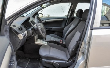 Opel Astra H Hatchback 5d 1.3 CDTI ecoFLEX 90KM 2008 Opel Astra 2008 r. Automat 123 tys. km Lift 1.2 Diesel 90KM, zdjęcie 6