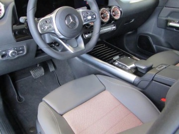 Mercedes EQA SUV 250 190KM 2023 250 Wyposażenie Advantage + Pakiet wyposażenia z linią Electric Art, zdjęcie 8