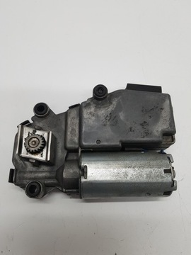 MOTOREK STŘEŠNÍHO OKNA OPEL ASTRA II G 90589215