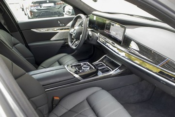 BMW Seria 7 G70 Sedan 3.0 40d 299KM 2024 BMW 740 xDrive Limuzyna Demo, Koła zimowe w, zdjęcie 17