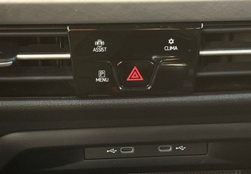 Volkswagen Golf VIII Variant 2.0 TDI 115KM 2023 Volkswagen Golf Salon Polska Parktronic Cyfrowe zegary Navi Tempomat a, zdjęcie 24