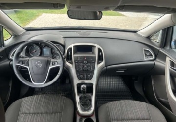 Opel Astra J Hatchback 5d 1.6 Turbo ECOTEC 180KM 2010 Opel Astra Opel Astra 1,6T 180KM, Parktronik Przod i Tyl, Oplacony, Zadbany, zdjęcie 7