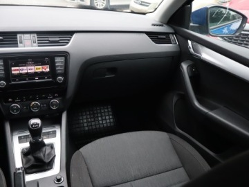 Skoda Octavia III Scout 2.0 TDI 150KM 2016 Skoda Octavia 2.0 TDI, Salon Polska, Serwis ASO, zdjęcie 7