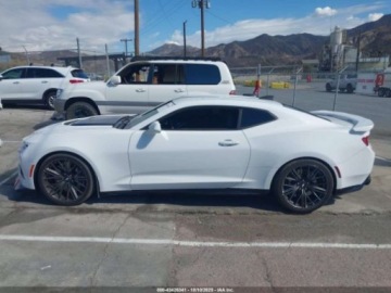 Chevrolet Camaro VI 2018 Chevrolet Camaro ZL1 2018 6.2l 6.2 Benzyna 650KM, zdjęcie 2