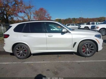 BMW X5 G05 2021 BMW X5 3.0 V6 benzyna 340KM 4X4 M-Pakiet od ubezpieczyciela 3.0 Benzyna, zdjęcie 7