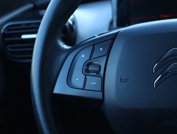 Citroen C4 Cactus Crossover Facelifting 1.2 PureTech 110KM 2018 Citroen C4 Cactus 1.2 PureTech, Salon Polska, zdjęcie 17