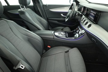 Mercedes Klasa E W213 Limuzyna 2.0 220d 194KM 2016 Mercedes E E 220 d, Salon Polska, Serwis ASO, zdjęcie 6
