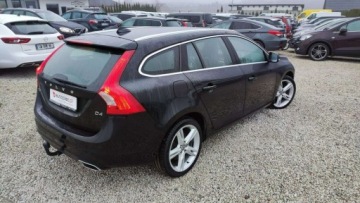 Volvo V60 I Kombi Facelifting 2.0 D4 DRIVE-E 190KM 2016 Volvo V60 2.0D 190 kM Klima Grzana Kanapa Skora Navi Bluetooth Xenon GWARA, zdjęcie 13